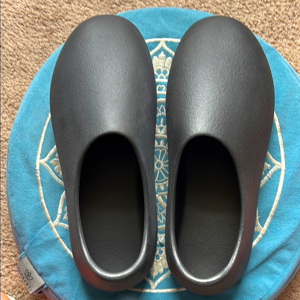 Rubber overshoe protectors